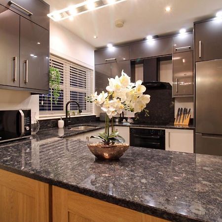 Nice 2 Bed House, Office, Wi-Fi, Free Parking Belfast Exterior photo